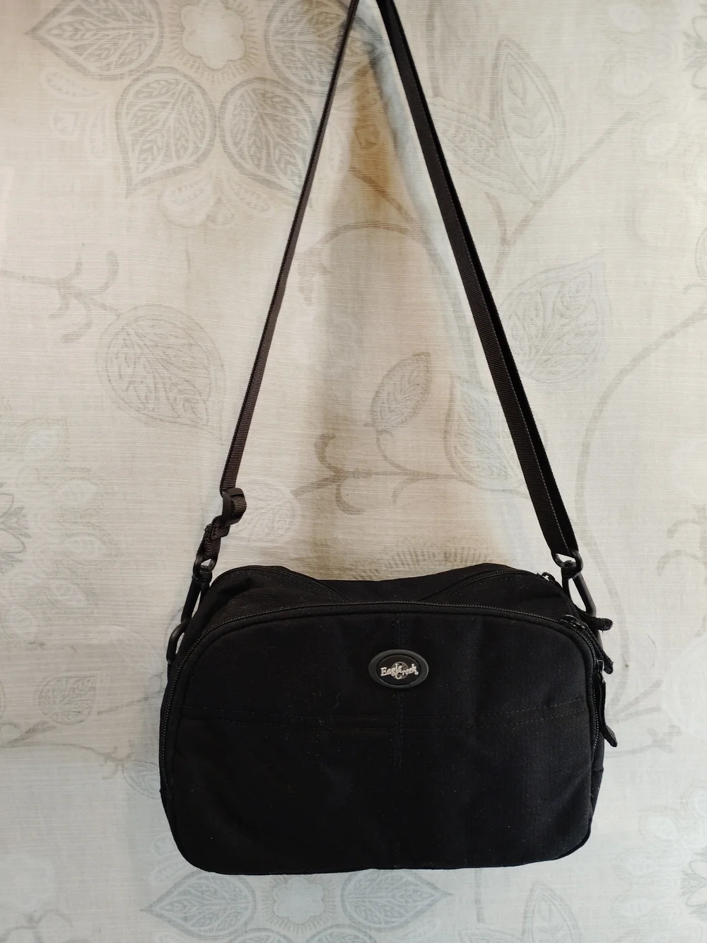 Eagle Creek Black  Compact Messenger/Crossbody Bag